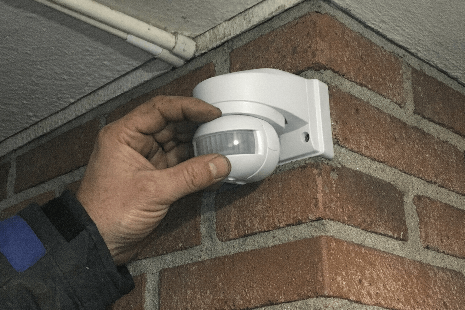 Ausrichtung der Sensorik an der Hausecke